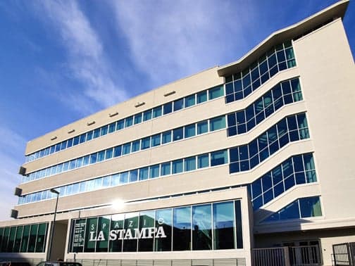 La Stampa verso il gruppo Sae: Gedi avvia la trattativa esclusiva per la cessione del quotidiano