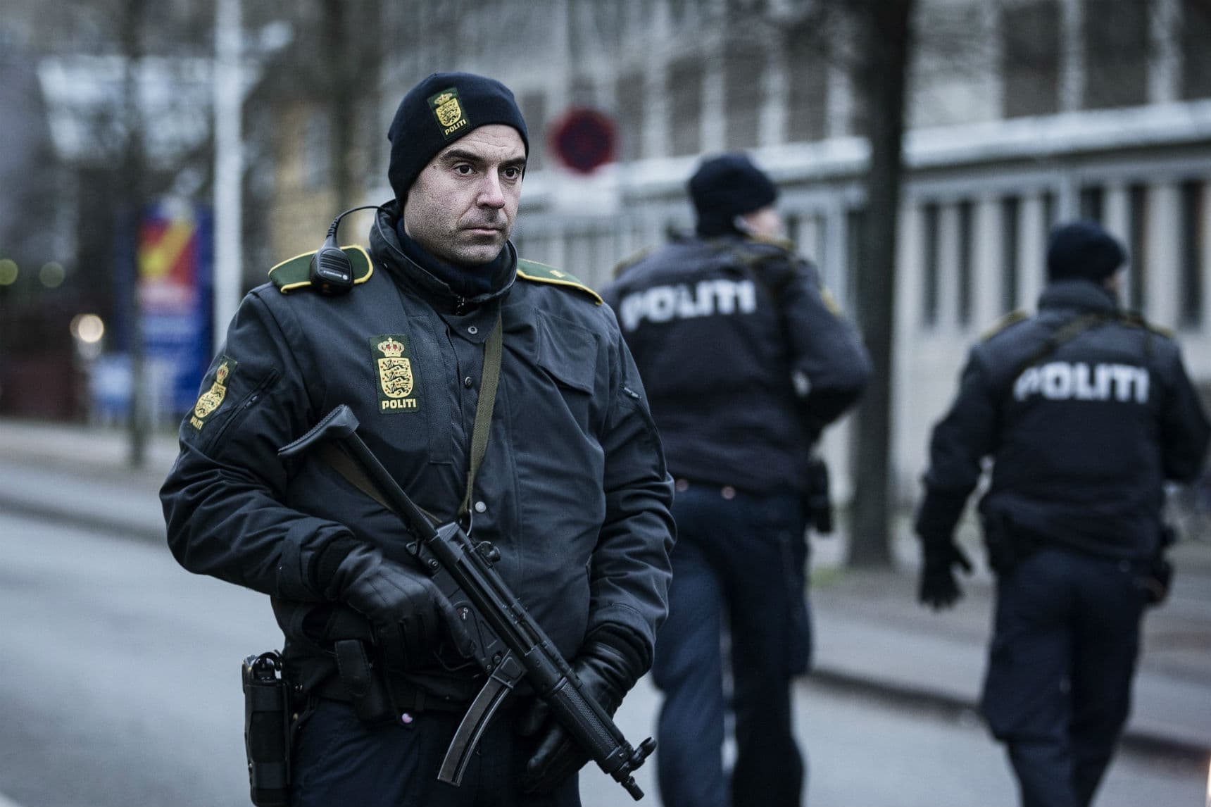Droni avvistati a Copenaghen: area dell'ambasciata USA isolata. Vertice Nato in corso
