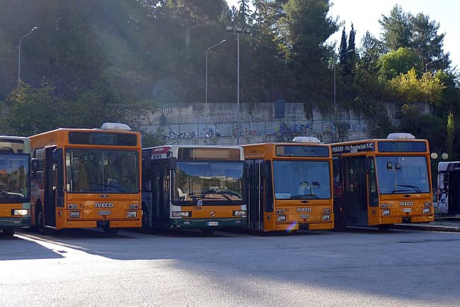 Il Comune di L’Aquila blocca gli aumenti degli abbonamenti bus