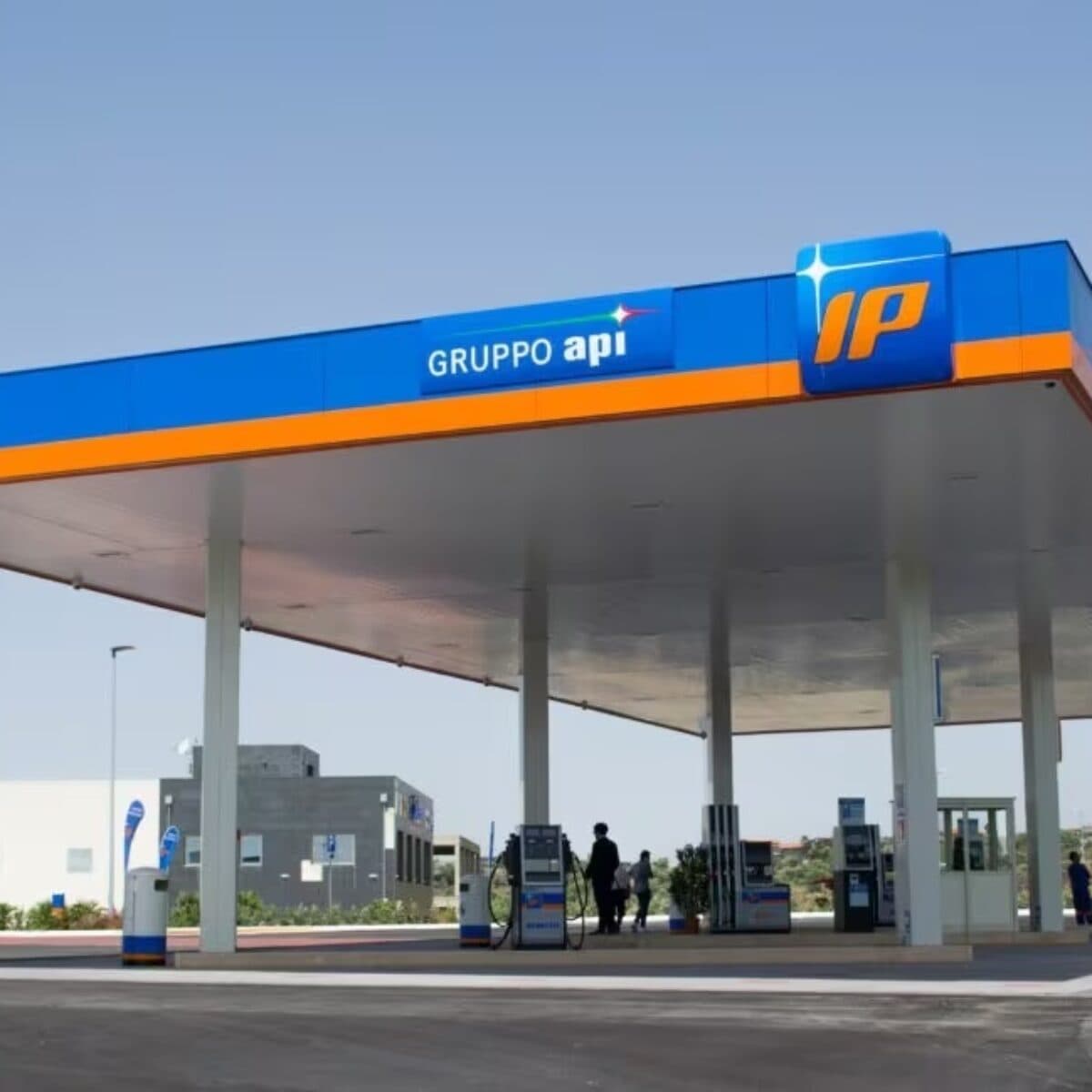 IP segue Eni: rallentano i prezzi di benzina e diesel, inizia l'effetto a catena