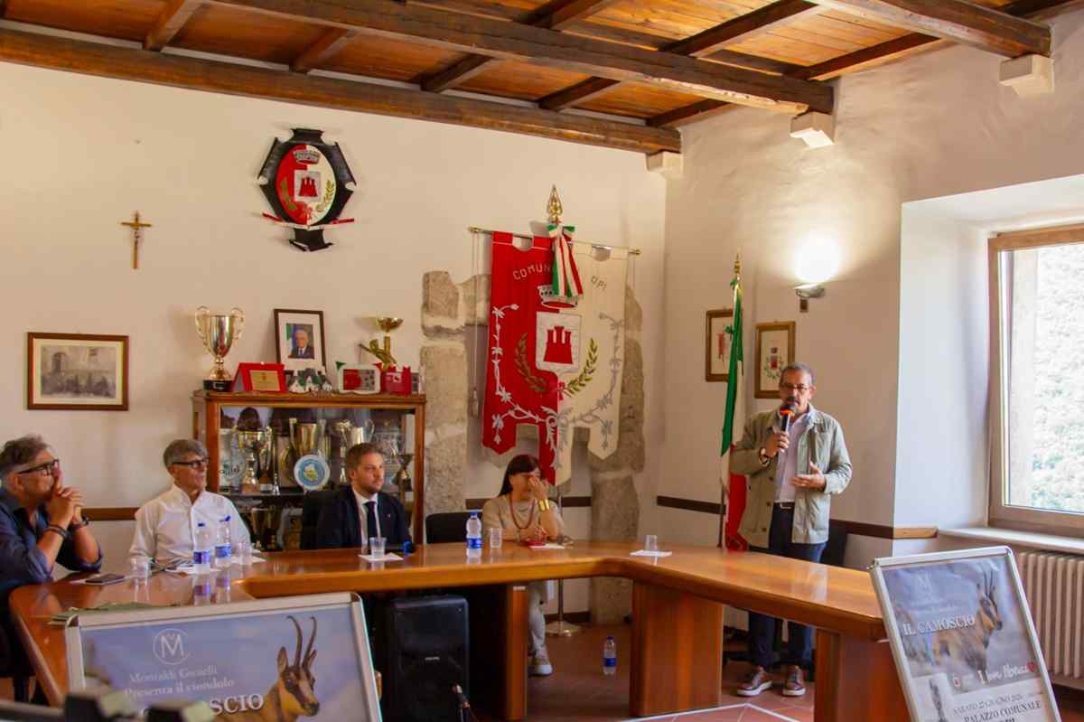 A Opi presentato il ciondolo “Il Camoscio”, dedicato al simbolo del Parco d’Abruzzo
