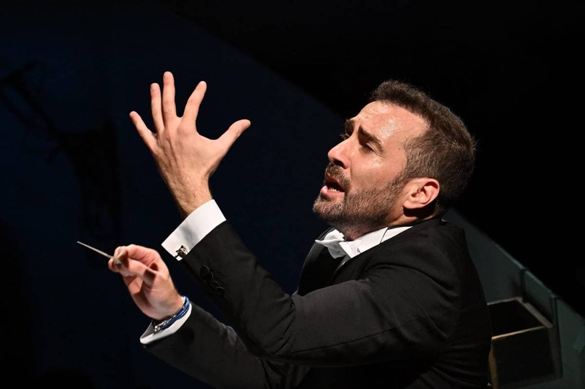 Carmina Burana a Plovdiv: Jacopo Sipari dirige il capolavoro di Orff nel Teatro Romano