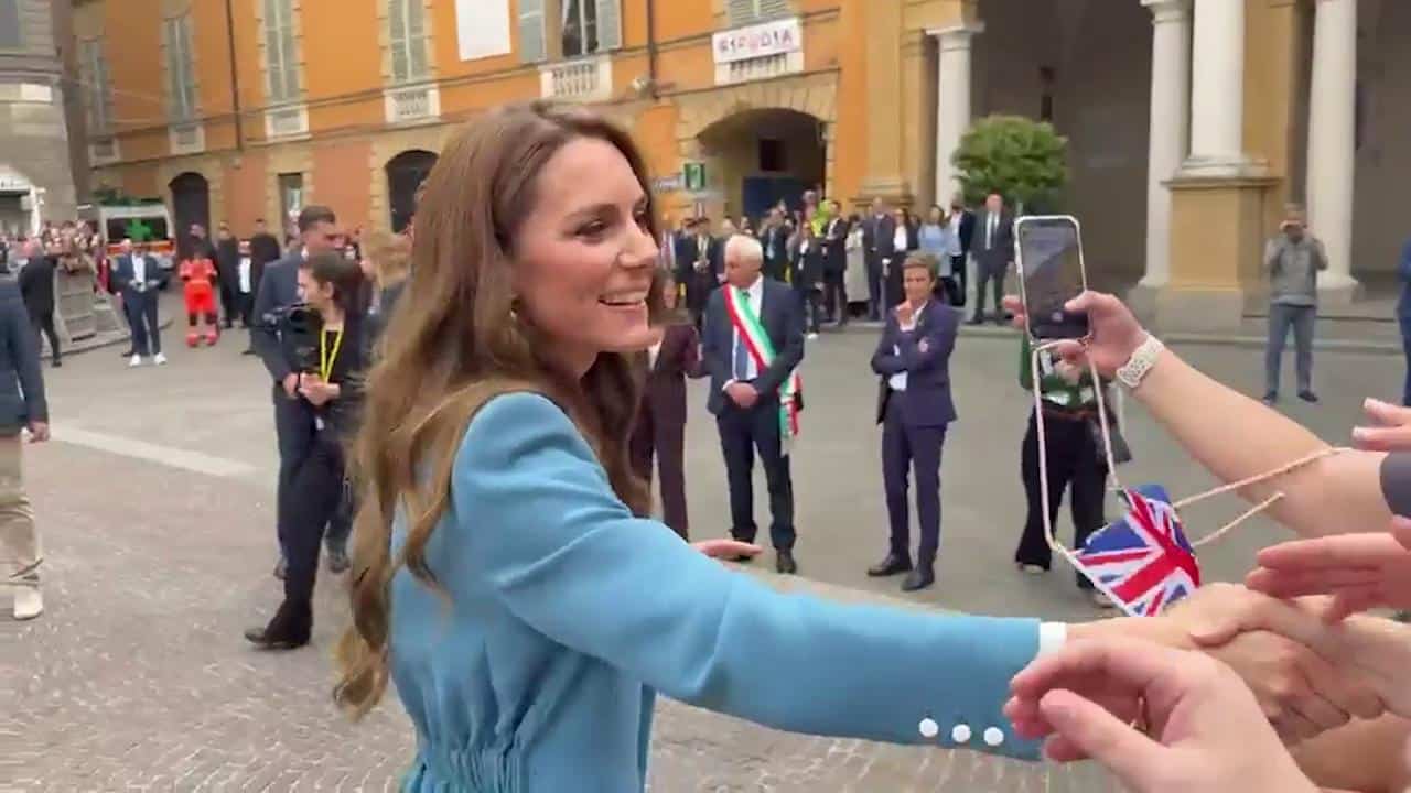 La principessa Kate conquista Reggio Emilia, dove ha visitato il Centro Malaguzzi, eccellenza didattica internazionale