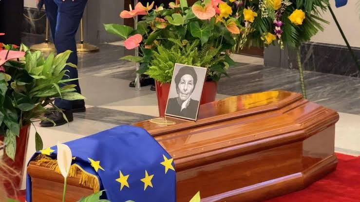 Roma rende omaggio a Emma Bonino: folla in Campidoglio e tributo bipartisan