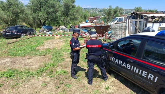 Moscufo, sequestrata area con rifiuti speciali: tre denunciati dai Carabinieri Forestali