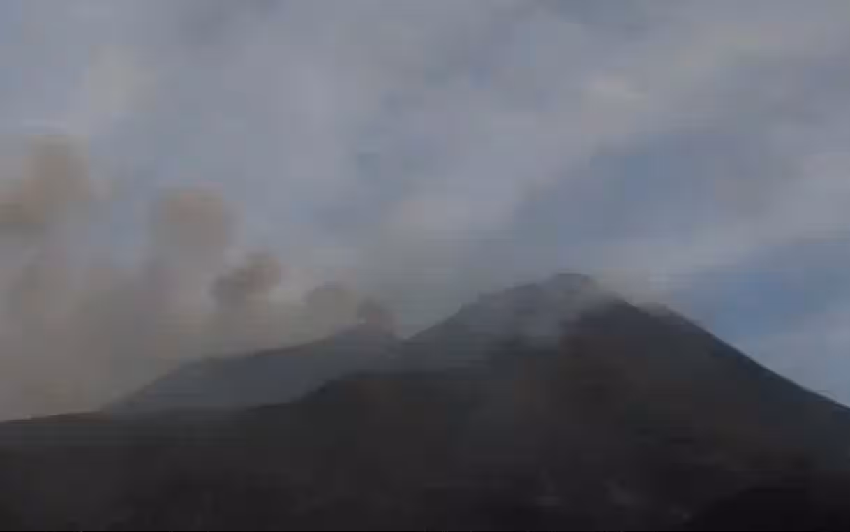 Etna, chiusura dell'aeroporto di Catania fino alle 14:30: voli interrotti a causa della cenere