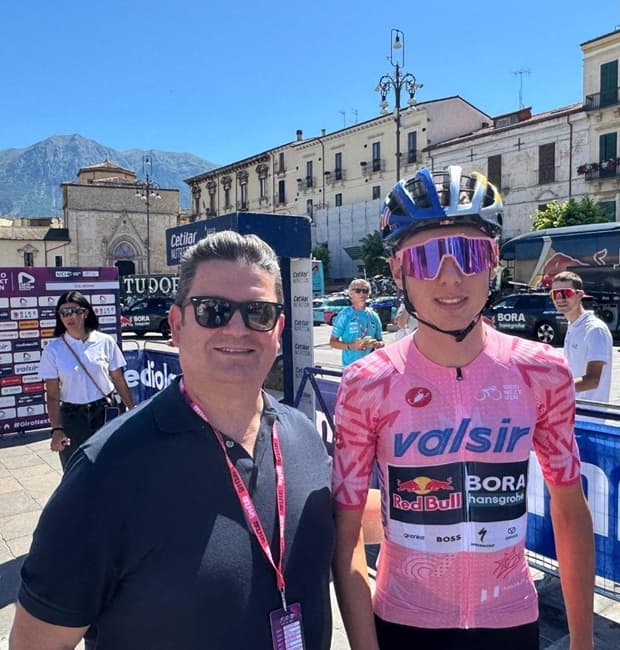 Verrecchia celebra il successo di Finn al Giro Next Gen