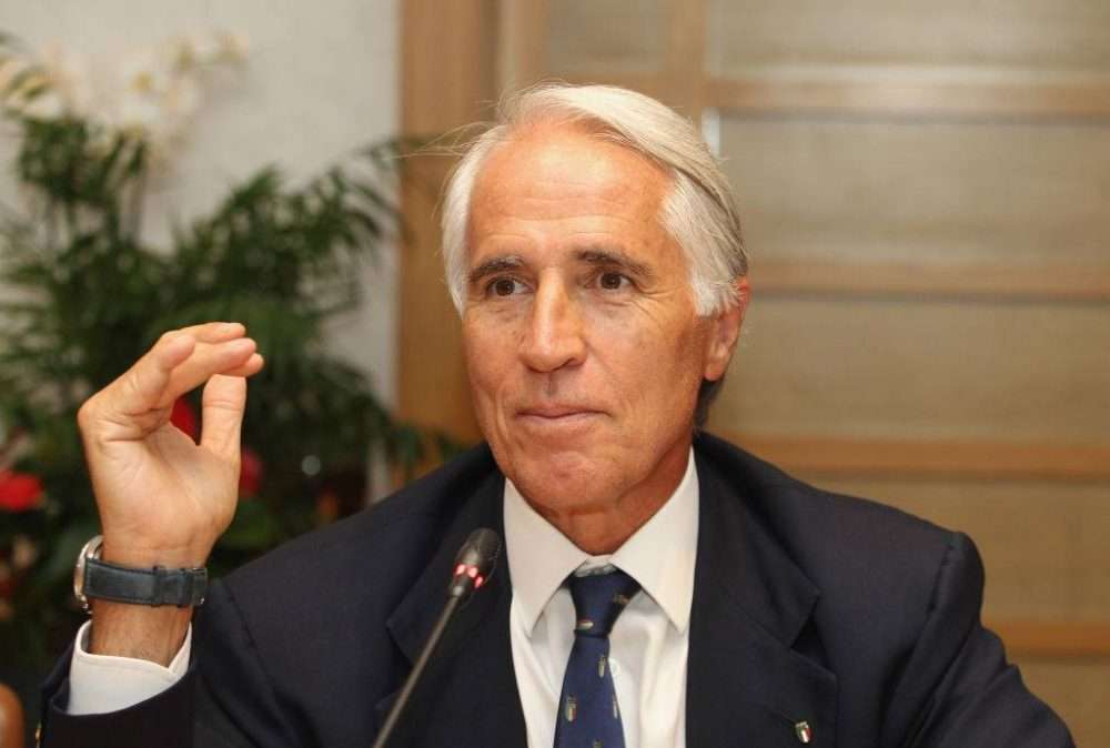 Figc, Malagò il nuovo presidente: "Mi sento figlio, fratello e padre di ognuno di voi"