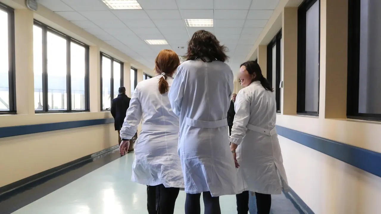 Nuovo contratto per i medici: stipendi aumentati fino a 560 euro mensili