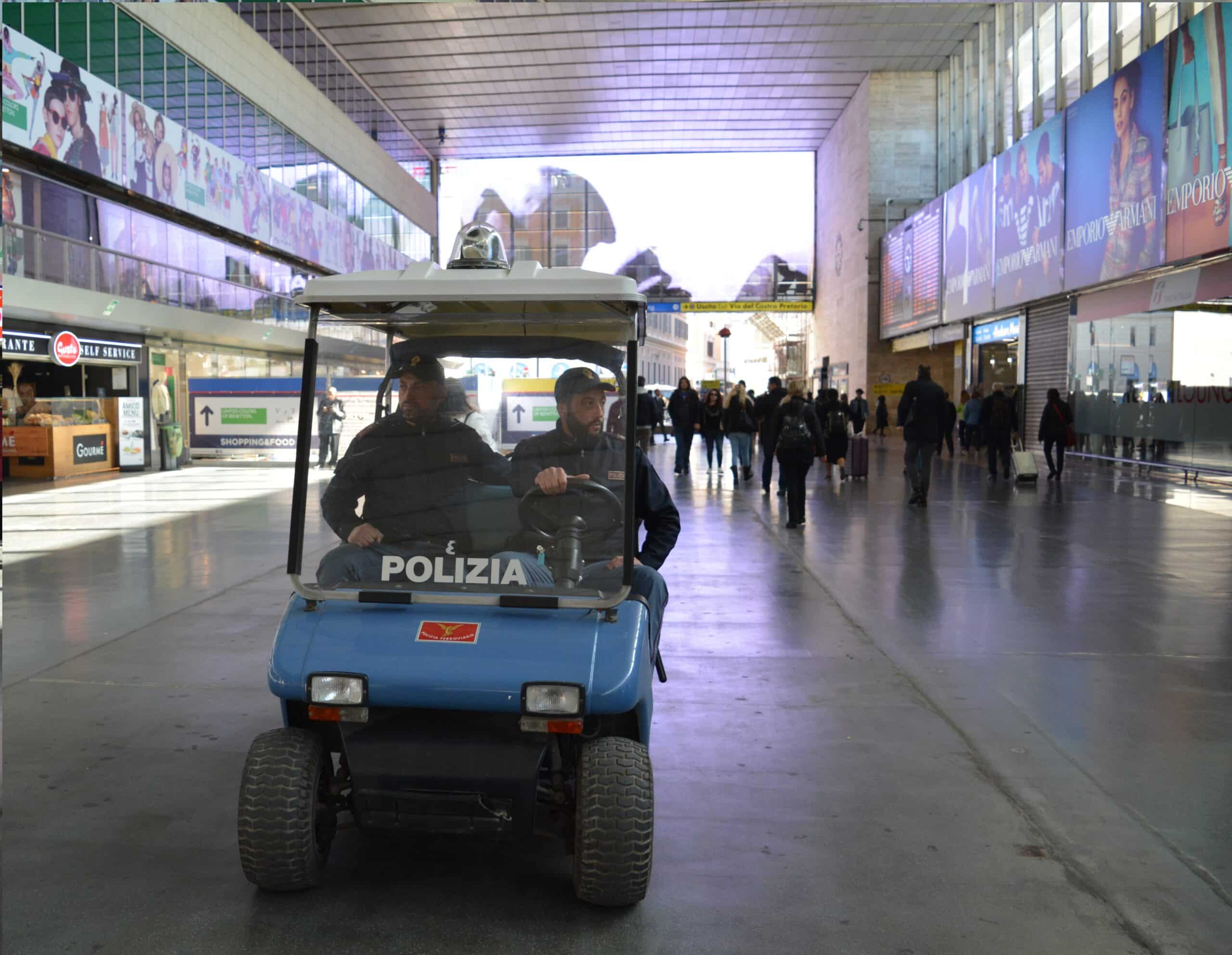 Roma Termini, 21 agenti indagati per furti alla Coin: coinvolti Polfer e carabinieri