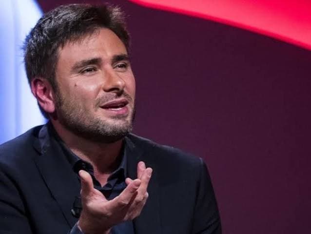 Alessandro Di Battista in ospedale a Cuba, due medici italiani all'Avana. Declina il volo di Stato