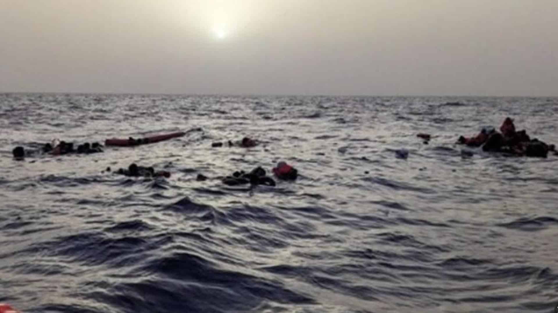 Tragedia nel Mediterraneo: 50 migranti morti nel naufragio di una barca partita dalla Tunisia